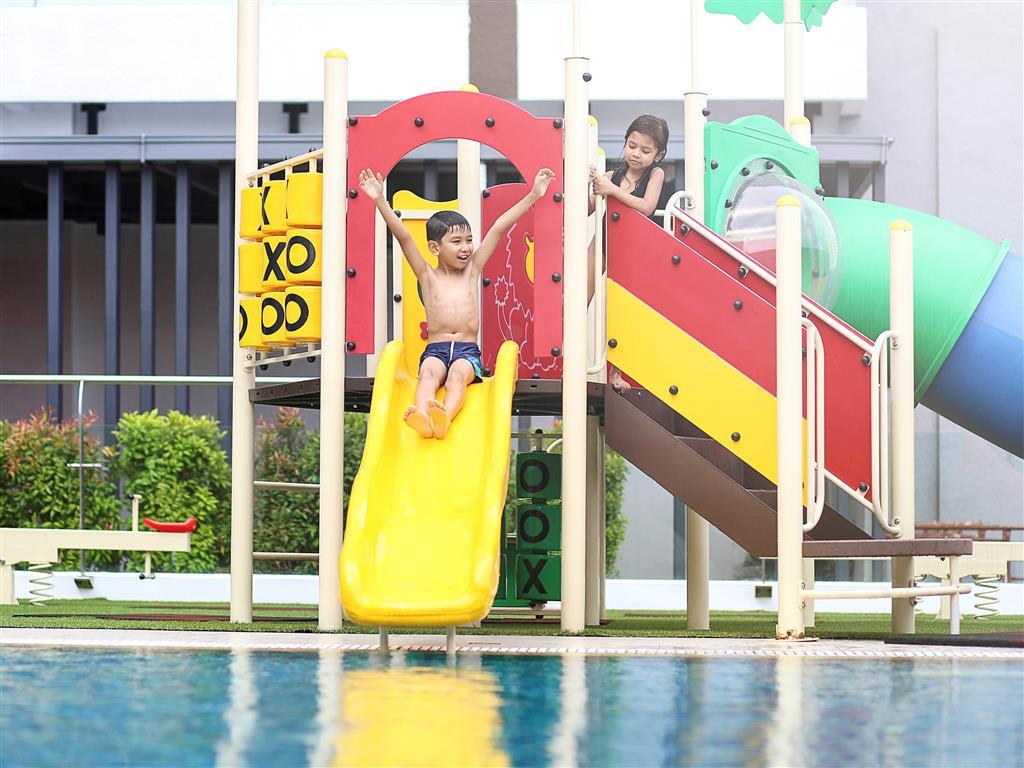 Noble Resort Hotel Melaka Exteriör bild