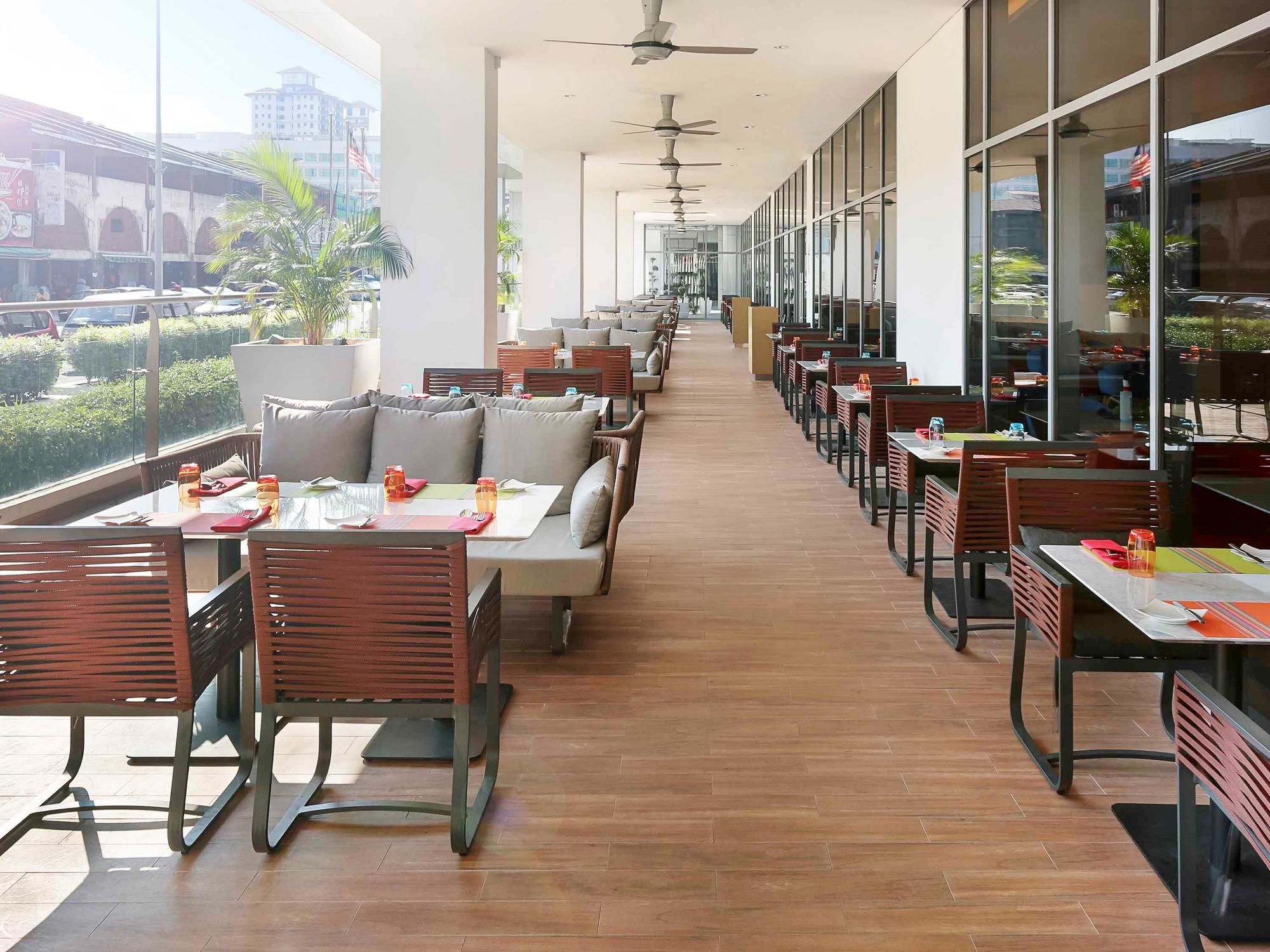 Noble Resort Hotel Melaka Exteriör bild